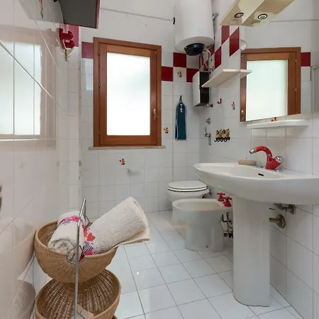 B&B Il Carrubo 산비토로카포